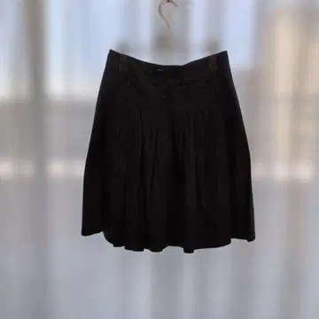 블랙 플리츠 스커트 무릎 기장