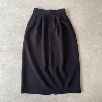 새상품급 UNFILO BEAUTY FORM JERSEY 코쿤 스커트