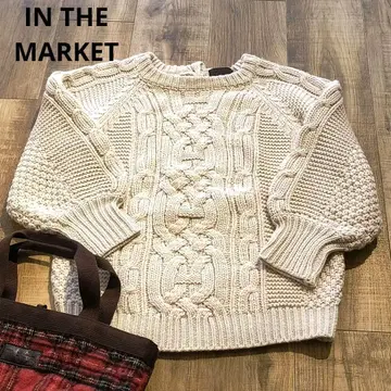새상품급 IN THE MARKET 크림색 케이블 짜임 스웨터