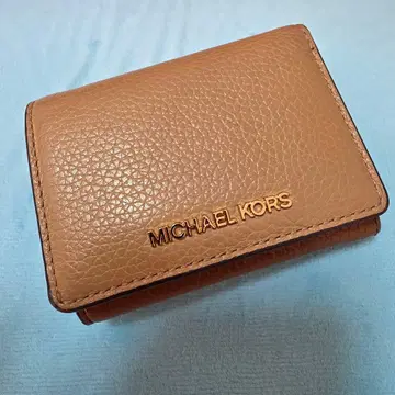MICHAEL KORS 베이지 3단 폴더형 지갑