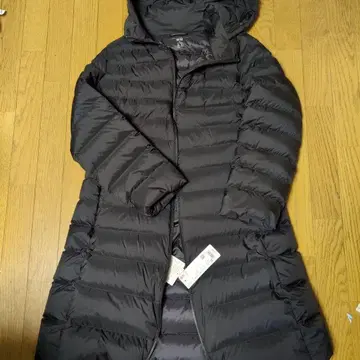 미사용 새상품 UNIQLO 블랙 울트라 라이트 다운 롱 코트