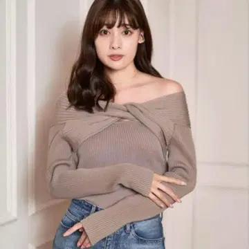 새상품급 herlipto Twist Cut-Out Rib Knit Top