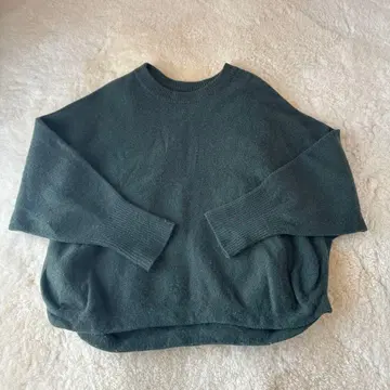 다크 그린 오버 사이즈 니트