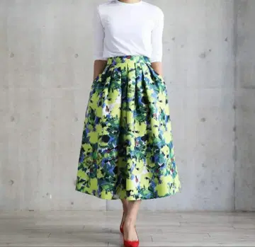 [ 새상품급 ] SHE TOKYO 스커트 36 Anna flower