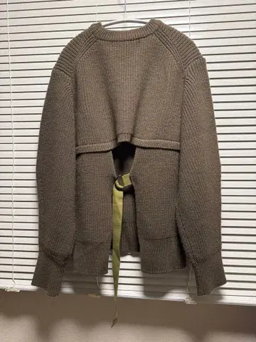 새상품급 ADAWAS 백리본 니트 카키