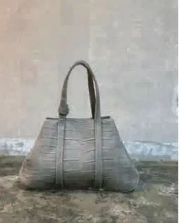 긴급 M.U.L. 악어 무늬 핸드백 그레이