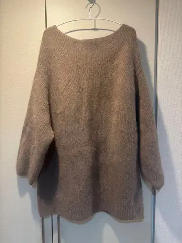 프레이 아이디 베이지 오프숄더 긴팔 니트 원피스