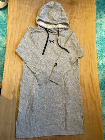 언더 아머 그레이 후드 부착 원피스 S