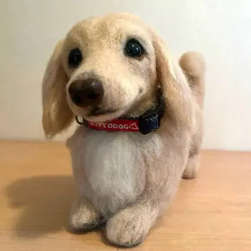 닥스훈트 도그 베이지 목걸이 포함 양모 펠트 봉제 인형