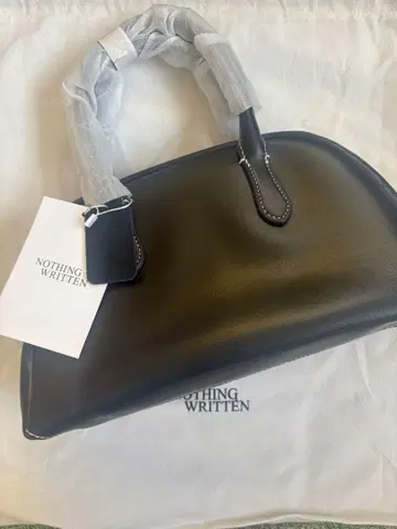 NOTHING WRITTEN 블랙 백 나싱 리튼