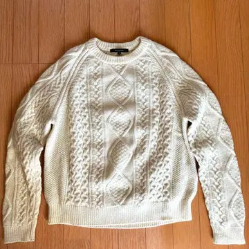 투모로우랜드 맥피 화이트 니트