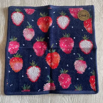 새상품 페이러 손수건 스트로베리 도트 네이비 x 네이비