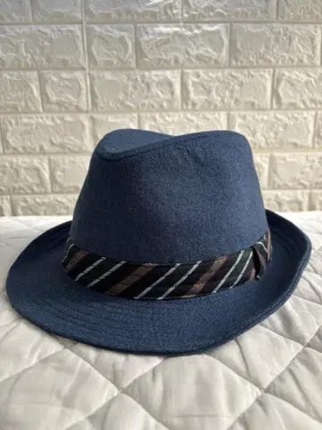 리본 네이비 울 펠트 햇