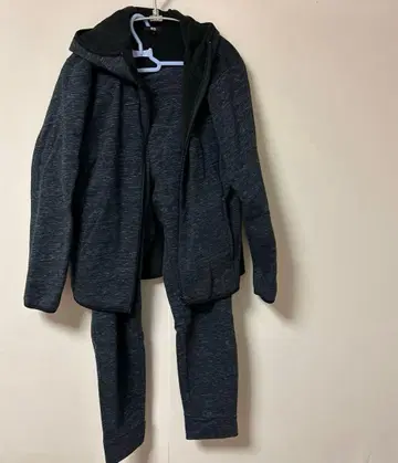 다크 그레이 후드 부착 후드티