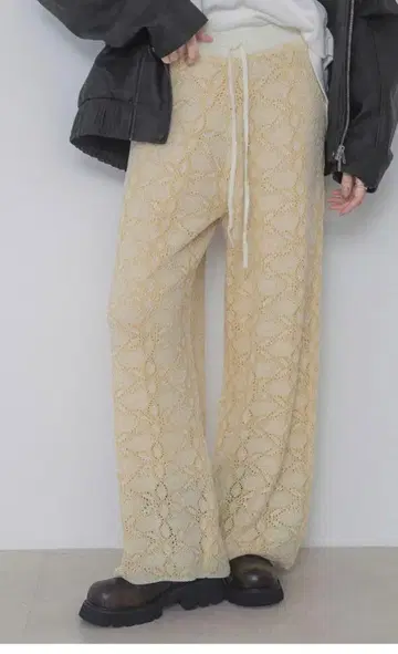 JEANASIS 크라프트 레이스 니트 팬츠 아이보리