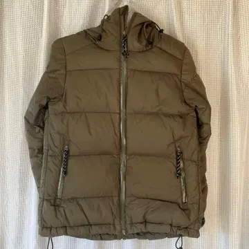 URBAN RESEARCH DOORS 올리브색 후드 부착 다운 자켓