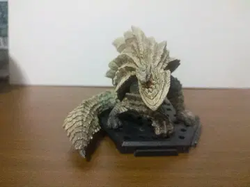 몬스터 헌터 붕룡 우캄루바스 피규어