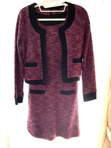 핑크 퍼플 자켓과 스커트 셋업