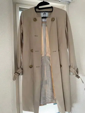 슬로브 이에나 트렌치코트