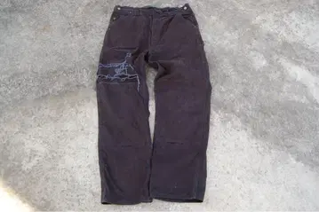 데미지 가공 다크 그레이 캐주얼 팬츠