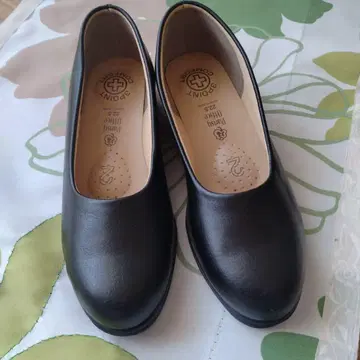 Pansy 블랙 플랫슈즈 22.5cm