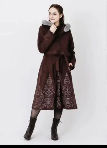 [택 포함 새상품] 엑시즈팜 A라인 롱 코트 M 사이즈