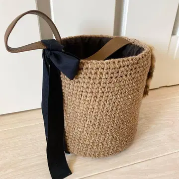 올겨울에 딱! 레오파드 무늬 퍼 달린 바스켓백