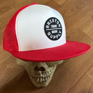 Brixton 메쉬 캡 화이트/레드