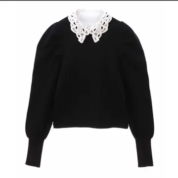 레이스 카라 부착 블랙 긴팔 니트
