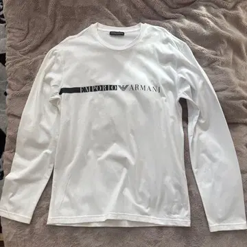 Emporio Armani 화이트 긴팔 티셔츠