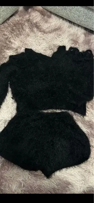 GYDA 샤기 니트 셋업