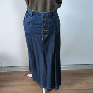 로젠 데님 블루 버튼 프론트 디자인 스커트