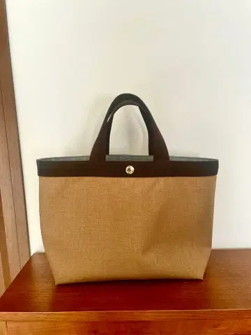 에르베샤 펠리에 704C 코듀라 스퀘어 토트 B5 사이즈 (M)