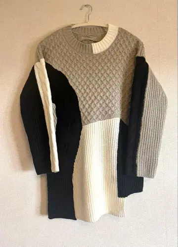 OSMOSIS 비대칭 니트 긴팔 그레이/아이보리/블랙