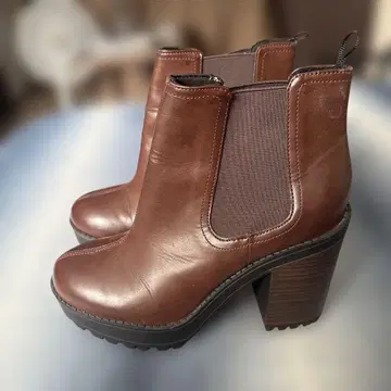 브라운 가죽 첼시 부츠 하이힐
