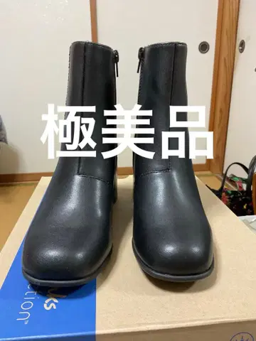 컨디션 최상 클락스 블랙 부츠 중간 힐