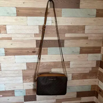 MICHAEL KORS 브라운 숄더백