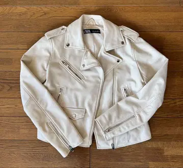 화이트 가죽 라이더 자켓