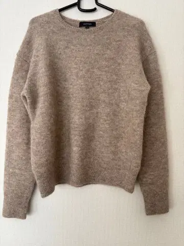 UNTITLED 베이지 크루넥 스웨터