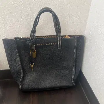 MARC JACOBS 블랙 토트백