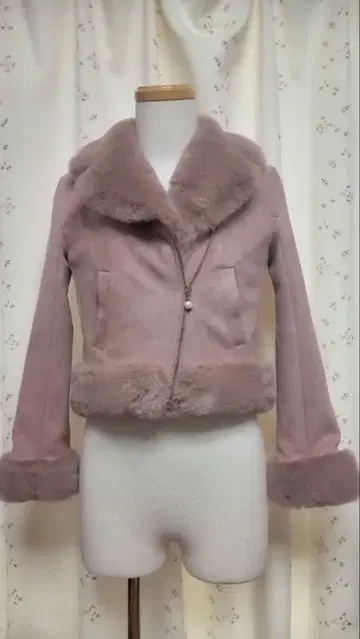 핑크 인조 모피 숏 자켓 S에 가까운 M