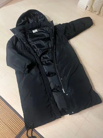 FRAY I.D 후드 부착 롱 다운 자켓 블랙 이탈리아제