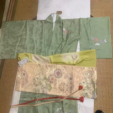 이로도메소데 연두색 꽃무늬