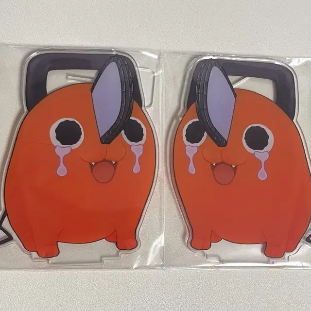 우는 포치타 아크릴 스탠드