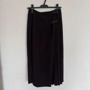 블랙 플리츠 랩스커트