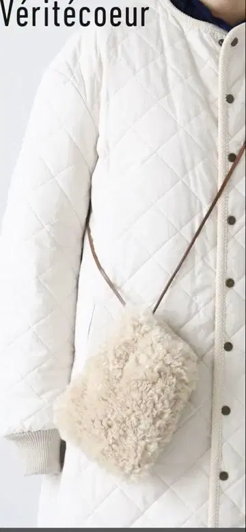 Veritecoeur(베리떼꾸르) 퍼 미니백