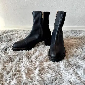 블랙 가죽 부츠 중간 힐 지퍼 포함