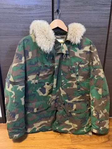 텐더 로인 카모플라쥬 다운 자켓