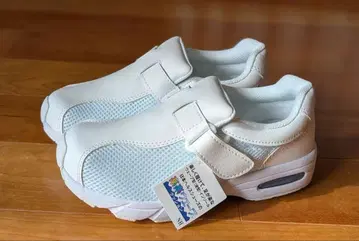 [ 새상품 ] 간호사 신발 에어 쿠션 포함 24.5cm