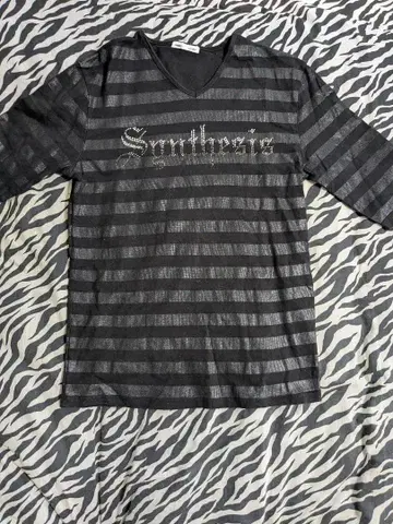 광택, 큐빅, 시크 스타일, 아카이브, 그런지, 보더 반팔 티셔츠